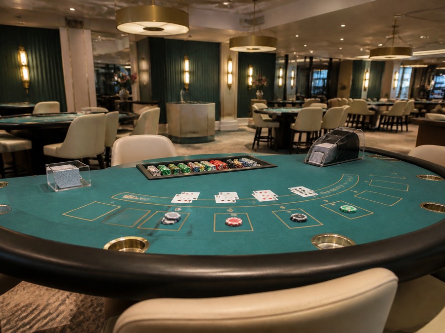 Blackjack in een fysieke casinozaal